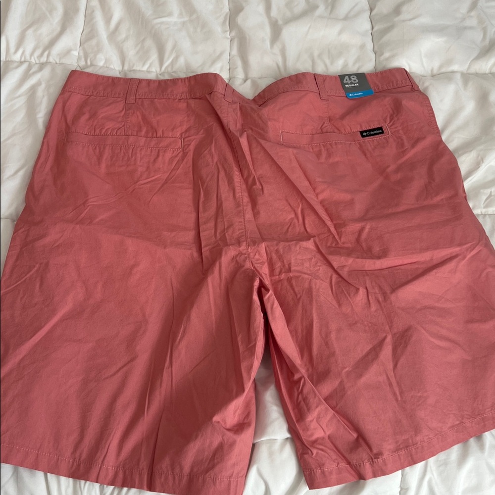 Size 48, Columbia Men's Salmon Shorts